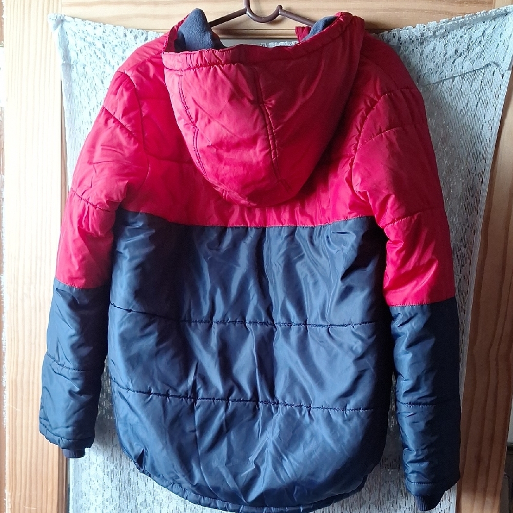 Tommy Hilfiger Kids Red & Navy Colorblock Puffer Jacket - Picture 3 of 7